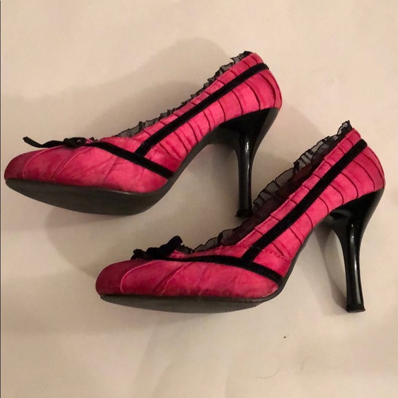Pink satin heels - Picture 3 of 8